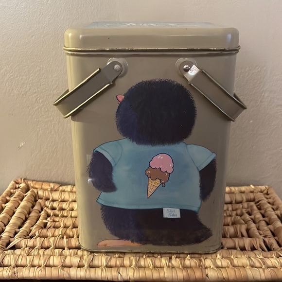 Vintage Hallmark Shirt Tales Penguin “Stay Cool” Tin Container with Handles - Picture 2 of 14